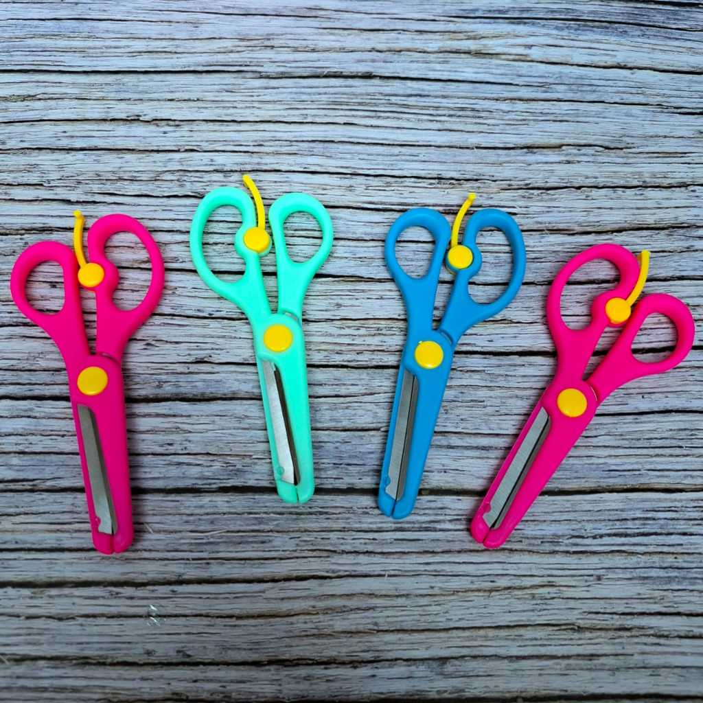 

1 PCS GUNTING ANAK SQUEEZY SC-SQ03