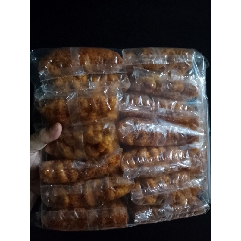 

1 Pack Snack Ulir Pedas Asin Gurih Isi 15 Pcs