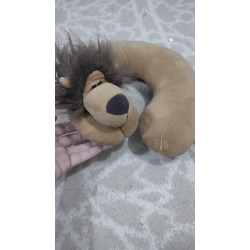 bantal leher banler boneka singa lion Singapore zoo free burung ostrich TY