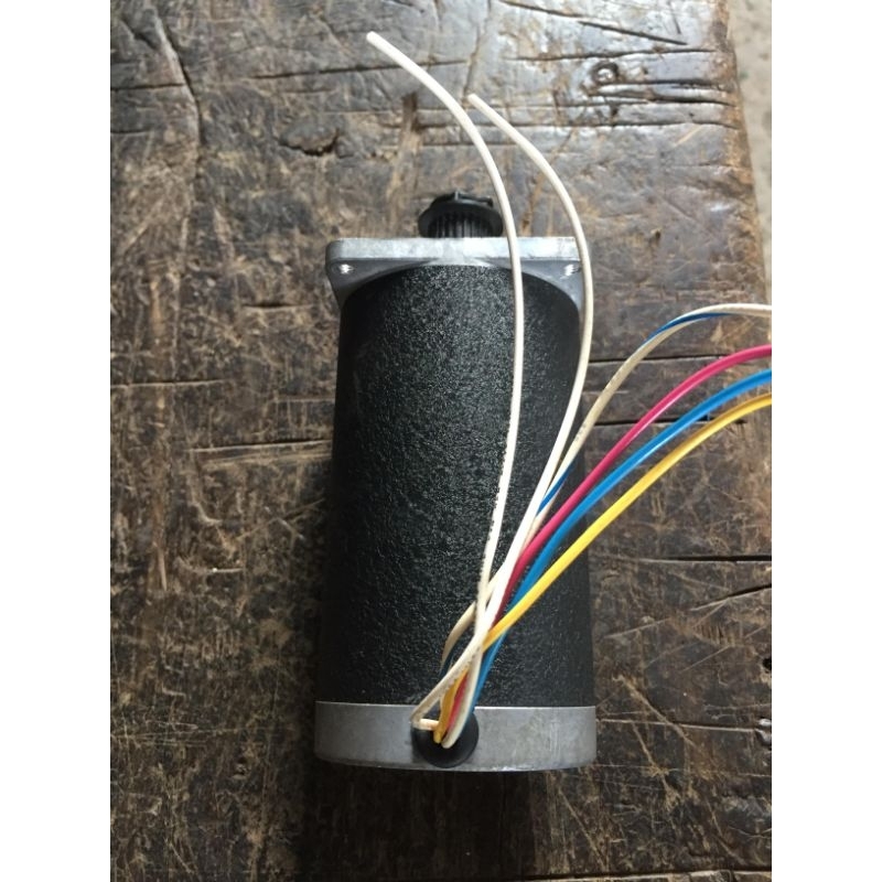steper motor nema 23 long. 4.6A. 6 wire
