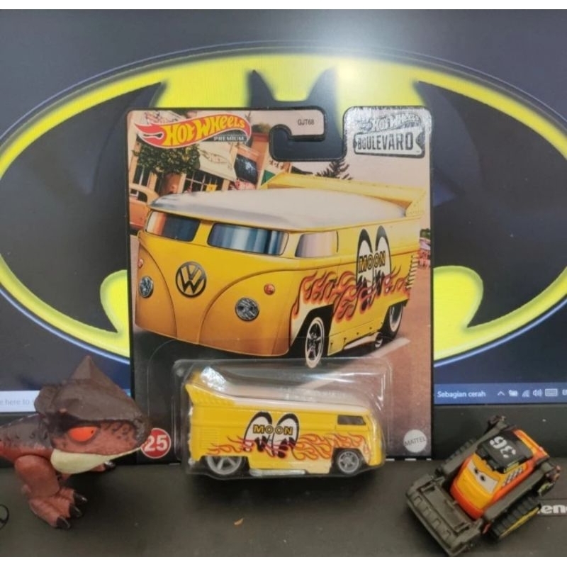 hot wheels boulevard volkswagen drag bus mooneyes