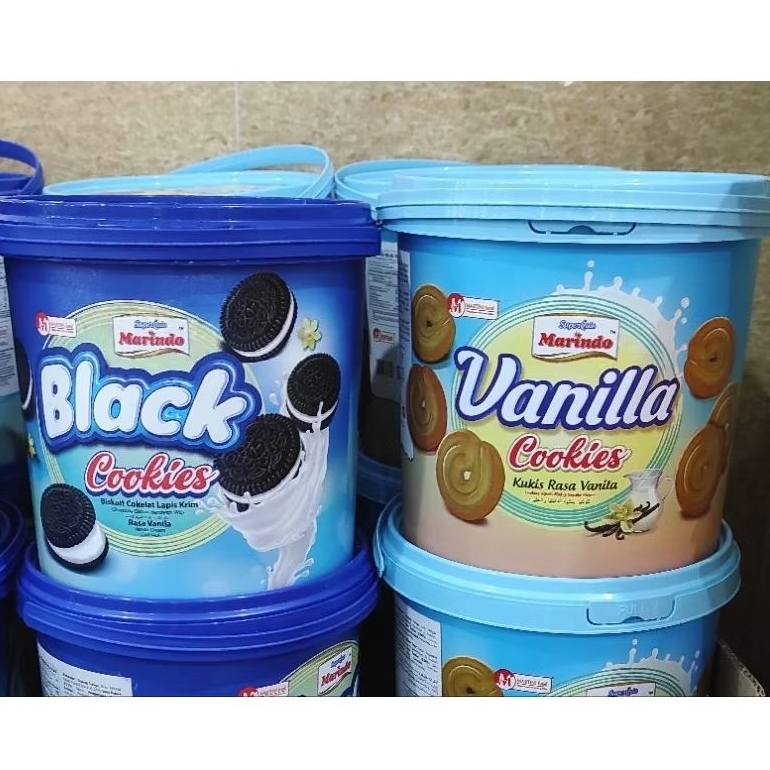 

Superquin Marindo bucket cookies biskuit toples vanilla / black cookies 400gr ic