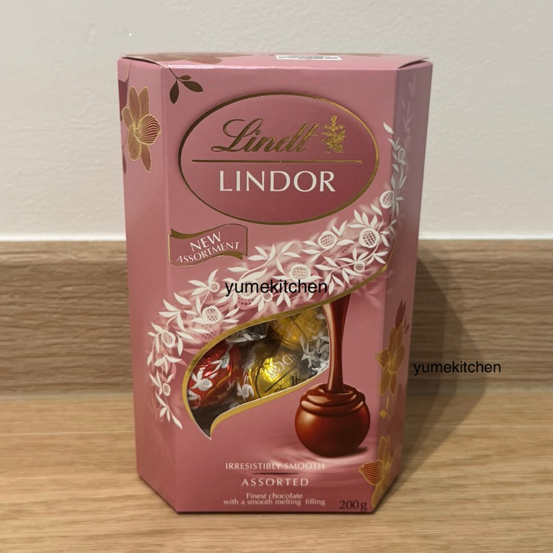 

Lindt Lindor New Assortment 200 g - Pink Chocolate Box Switzerland