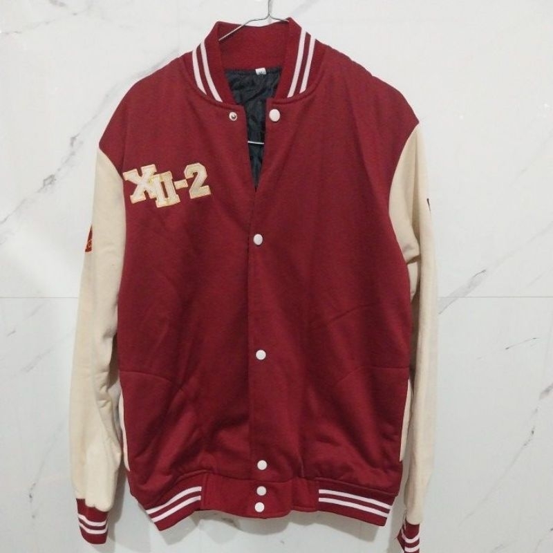 Preloved jaket varsity
