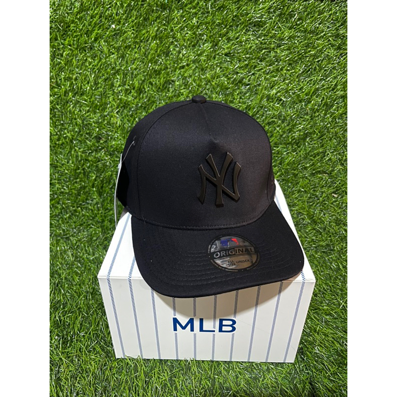NY Plat Besi Black On Black Topi Premim MLB