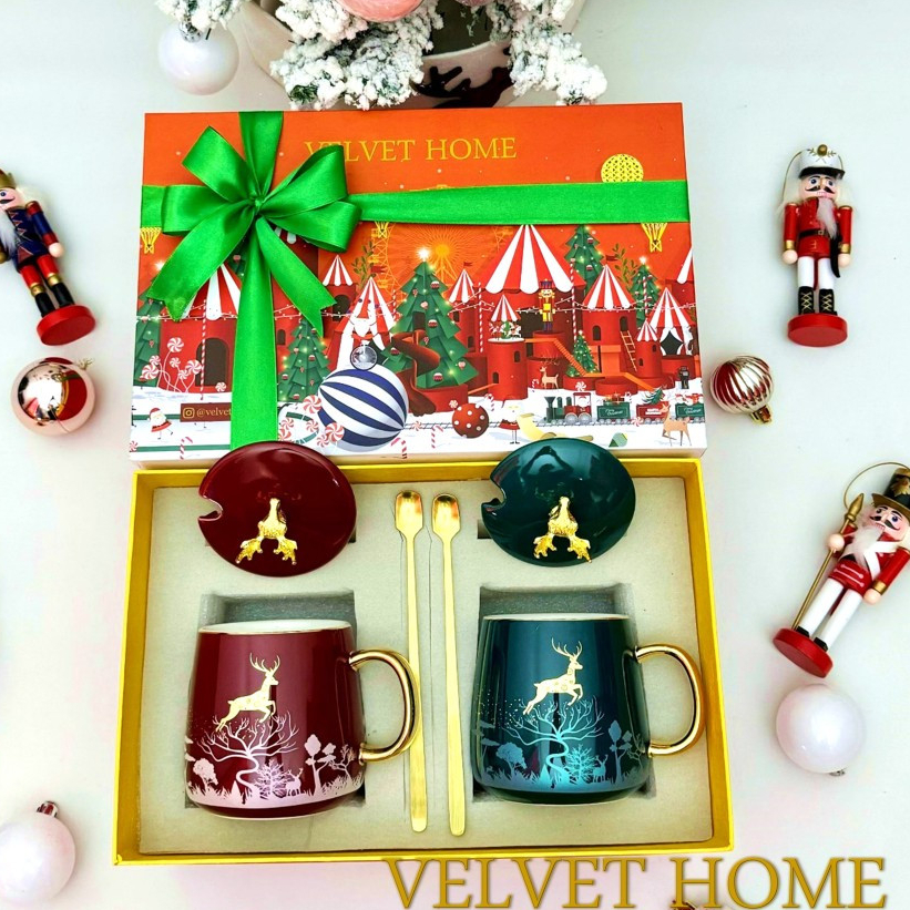 

Hampers mug natal isi 2 gelas cup merah hijau gift set kado Christmas santa rusa reindeer gold tanduk deer ceramic keramik bone china premium cangkir cup kopi teh double couple glass dengan penutup cantik parcel parsel hamper