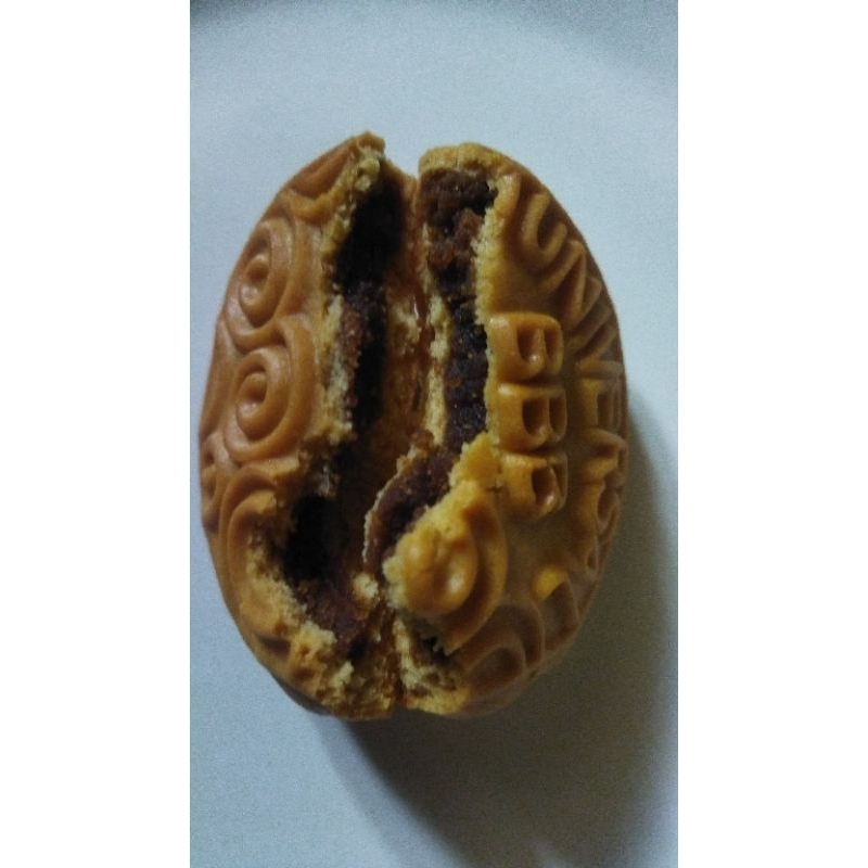 

Kue Bulan Isi Kacang Hijau Rasa Coklat by Mooncake Universal (Original)
