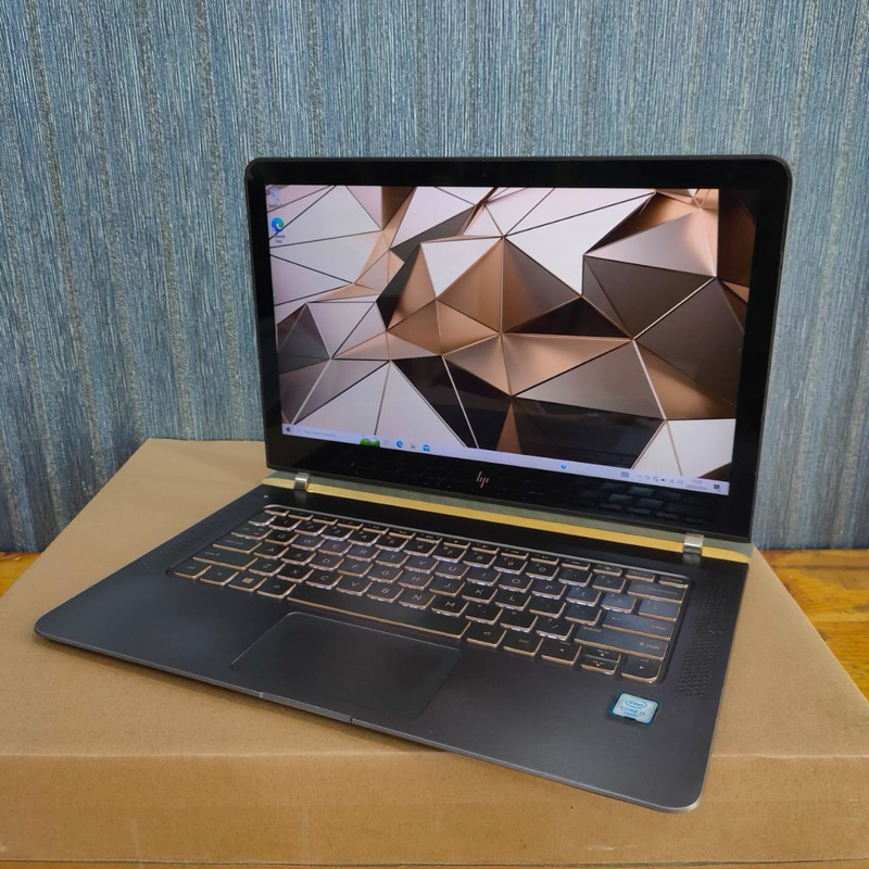 HP Spectre  13-v038TU, Core i7 - 6500U, Ram 8/ SSD 512Gb