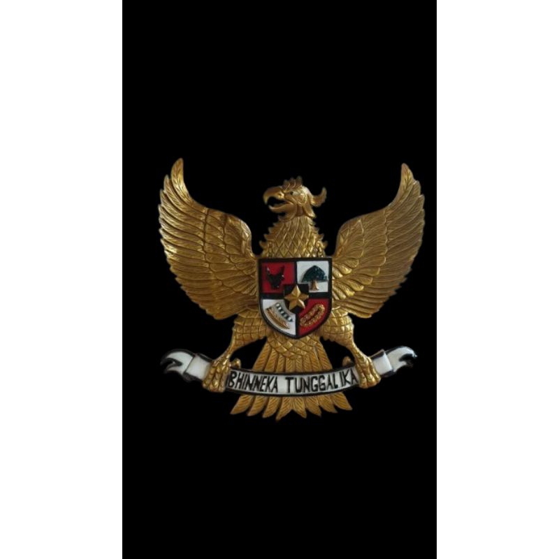 Lambang Garuda kayu jati