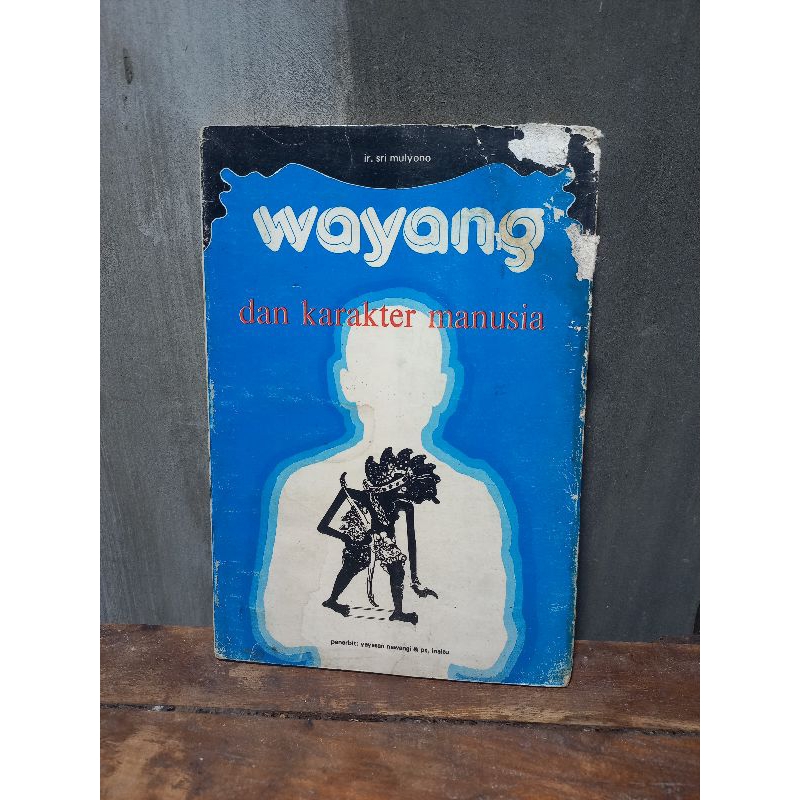 buku wayang dan karakter manusia