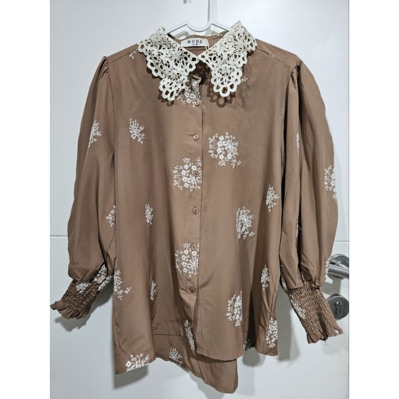 Blouse wanita bordir bunga kerah renda