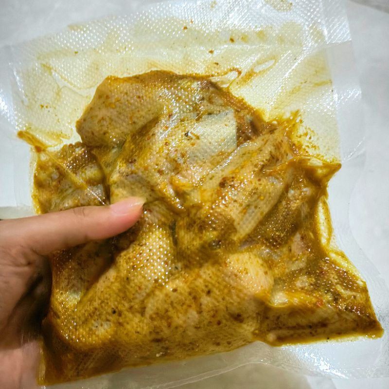 

Ayam Goreng Ungkep Bumbu Rempah 300-400 gram isi 12 Tinggal Goreng Vacum Awet & Tahan Lama Tanpa Pengawet Cocok Untuk Anak Kos