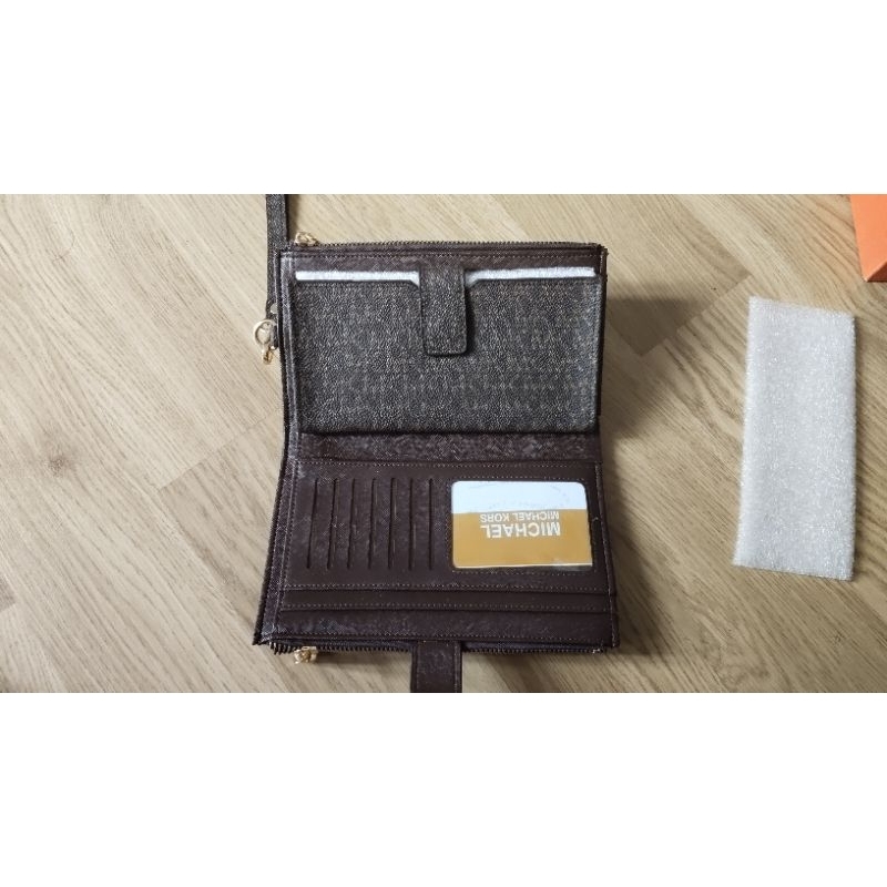 preloved Michael Kors wallet