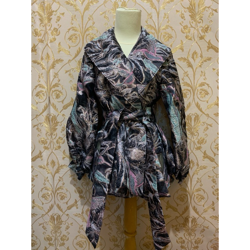 BENANG JARUM COUTURE - Jacquard Outer With Belt - Black Size M