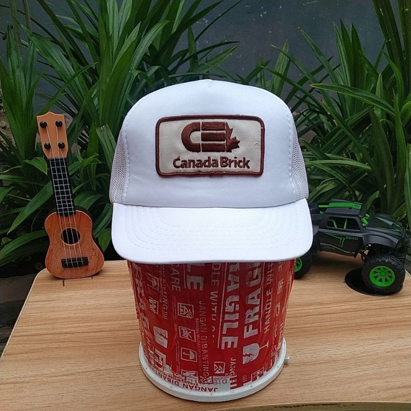 Topi Vintage Canada Brick Trucker By Canada