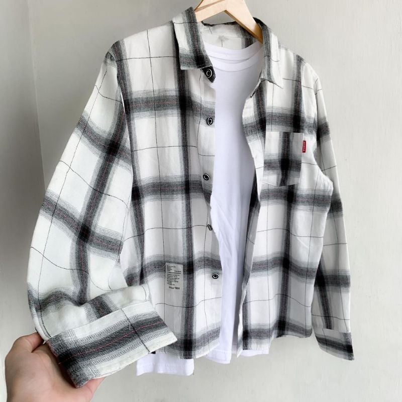 Kemeja Flanel Pria Kotak-Kotak Lengan Panjang Putih Motif Korea Style