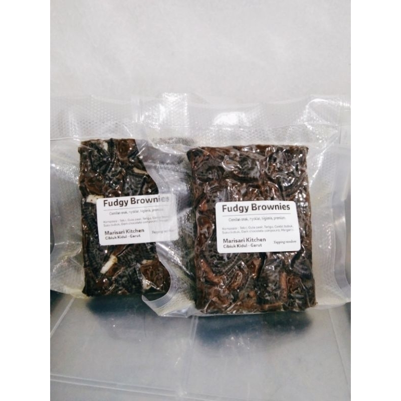 

Fudgy Brownies Ukuran Small/Brownies shiny crusht super nyoklat