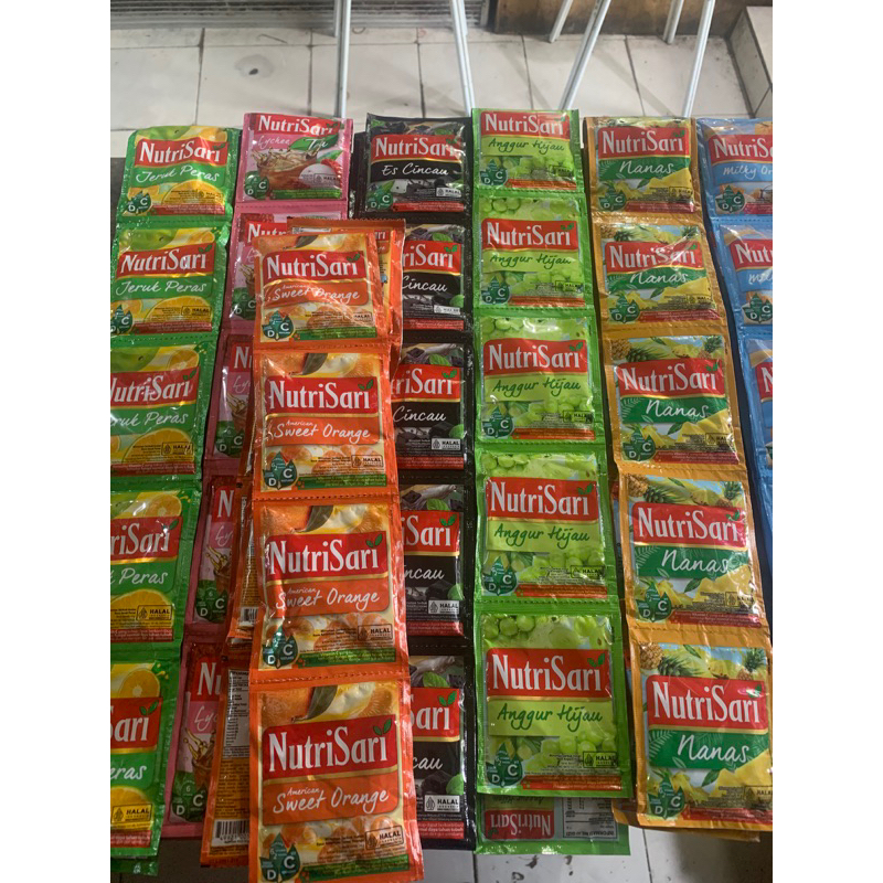 

Aneka Nutrisari 1 Renceng isi 10 sachet x 14 gram