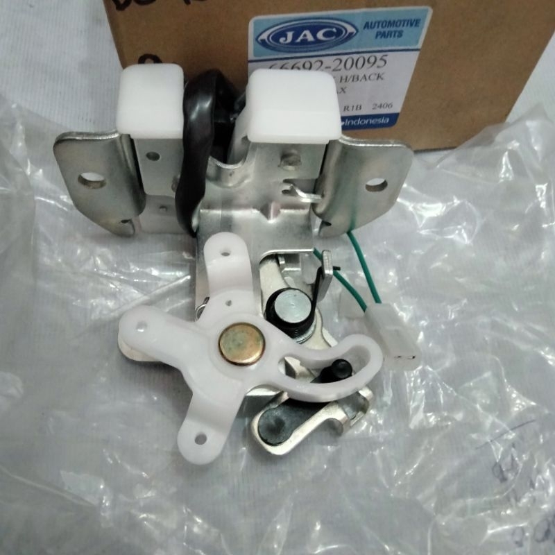 Door Lock Pintu Bagasi Belakang GranMax / Luxio Merk JAC