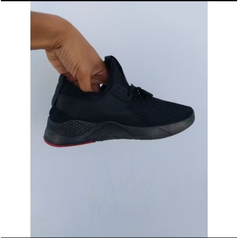 SEPATU OBRAL