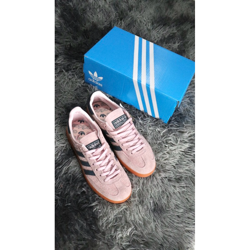 Sepatu Adidas Spezial Pink