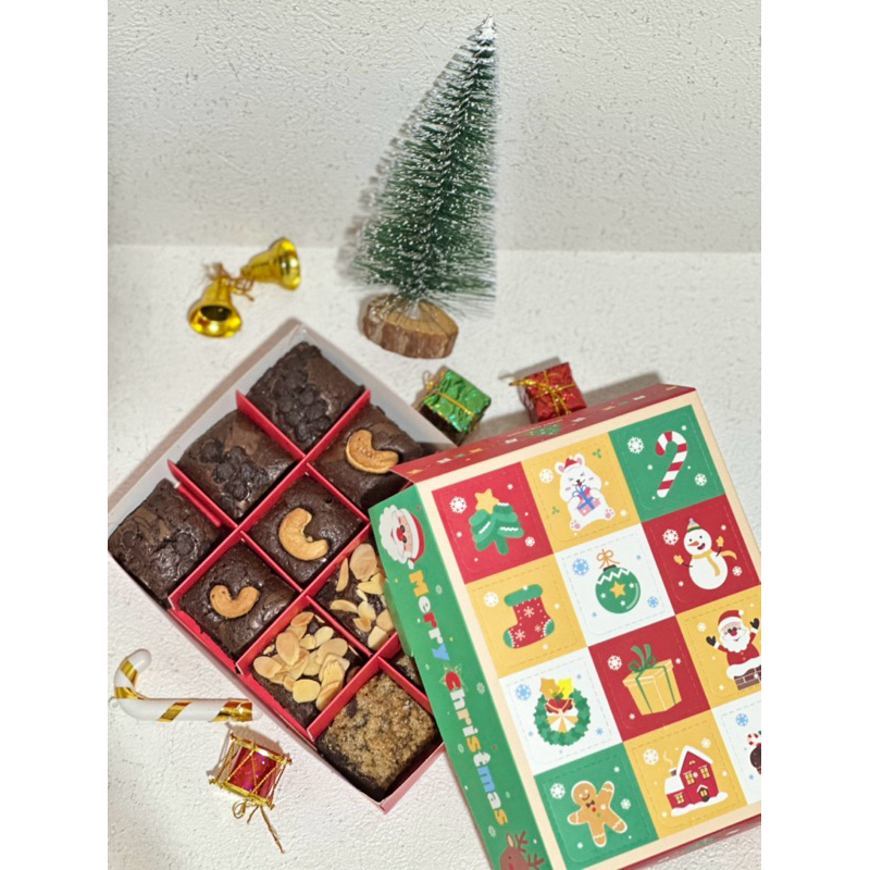 

CHRISTMAS HAMPERS BROWNIES BLIND BOX SURPRISE BOX PALEMBANG COKLAT ALMOND NATAL