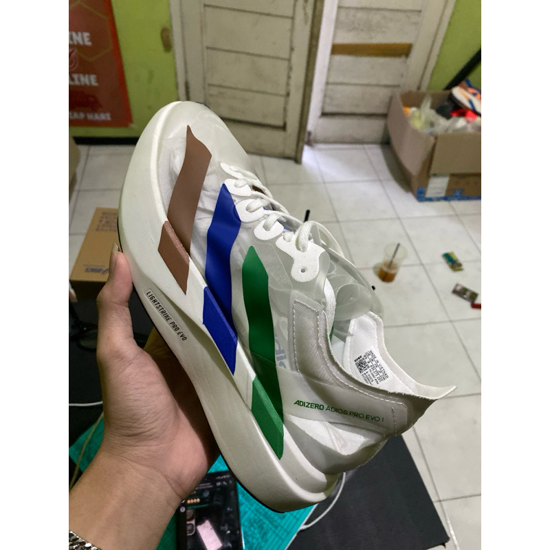 ADIZERO PRO EVO 1 WHITE STRIP RAINBOW