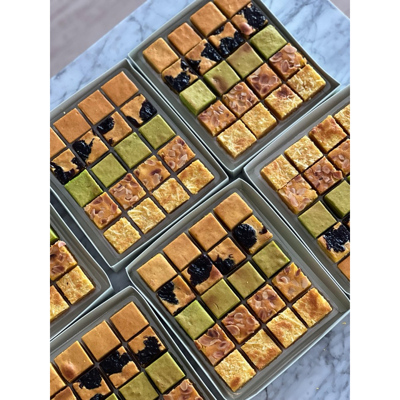 

Lapis Kito by Mimi Cake ( Lapis Premium Campur )