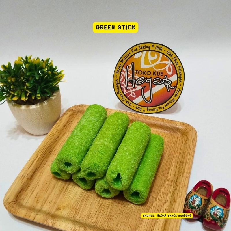 

GREEN STICK / MOMOGI PANDAN KILOAN