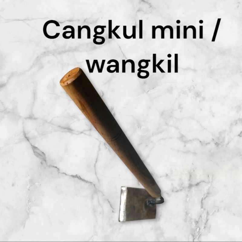 cangkul kecil pembersih rumput