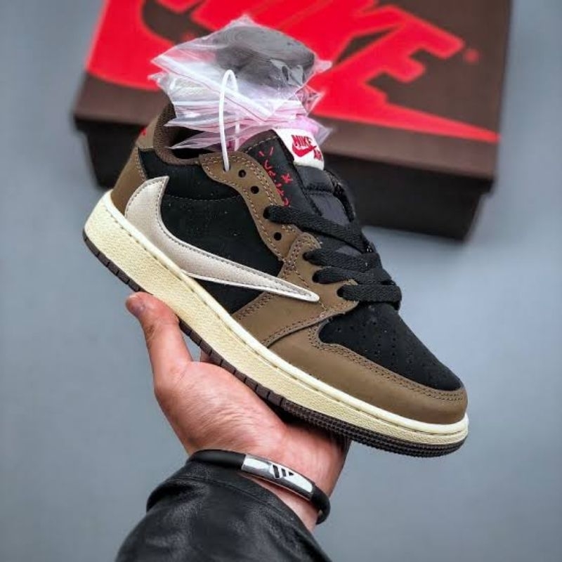 Nike Air jordan 1 low travis Scott Rare item