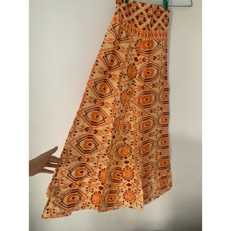 Rok Batik Panjang Naura – Motif Etnik Cokelat Orange