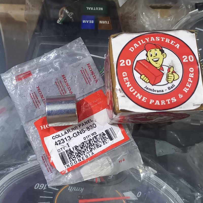 COLLAR RR BOS BOSH PANEL TUTUP TROMOL REM BELAKANG ASTREA GRAND LEGENDA SUPRA X 100 ORIGINAL ORI 423