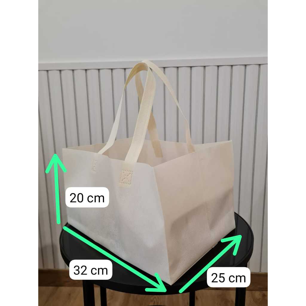 

Tas Spunbond Press MURAH - Model Box Bag - Kemasan Tas Hajatan / Tas Berkat / Kotak Nasi / Kue Ultah, Cakes, / Hampers / Souvenir Gift dll - Ukuran 25x25cmcm