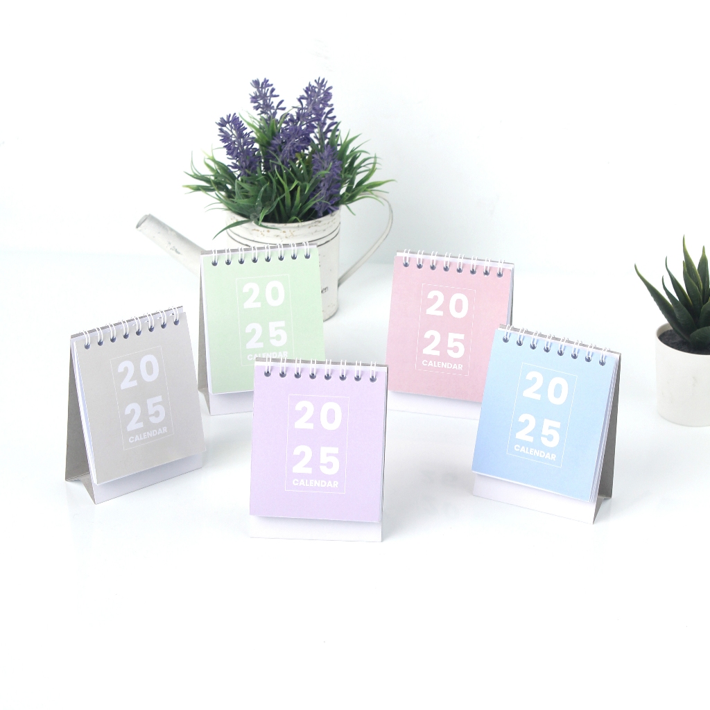 

Kalender Meja 2025 #Colour White (Ukuran A7 7,5x10,5 cm ) - Kalender 2025 | Custoom.in