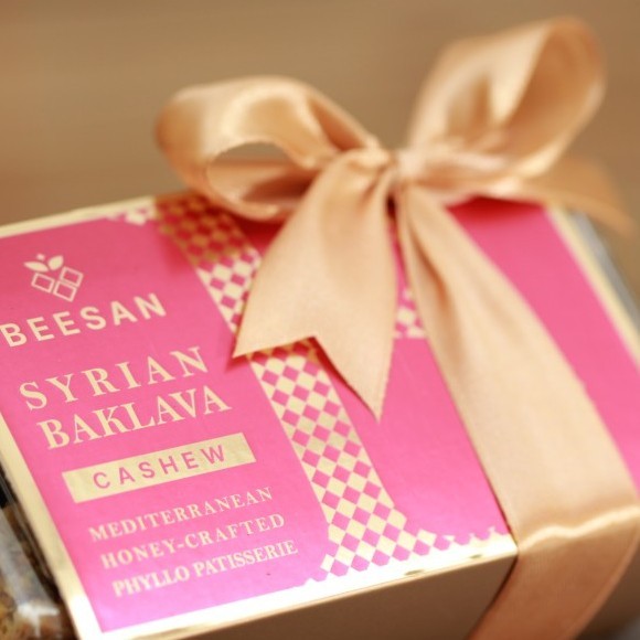 

Beesan Syrian Baklava Cashew 190g (Isi 24pcs)