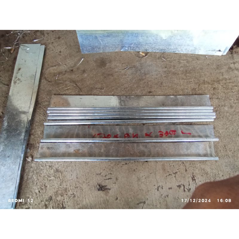 KROL SENG / PROFIL LISPLANG /PELINDUNG KAYU LIS / PELINDUNG LISPLANG / PENUTUP LIS PLANG PANJANG 83C