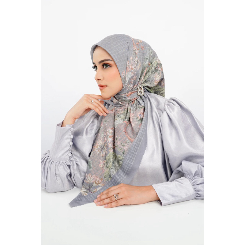 Preloved Good condition Buttonscarves Al aqsa series Voile size XL Dome