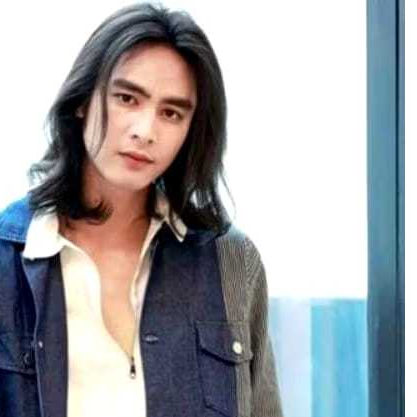 Wig gondrong wig curly pria tanpa poni