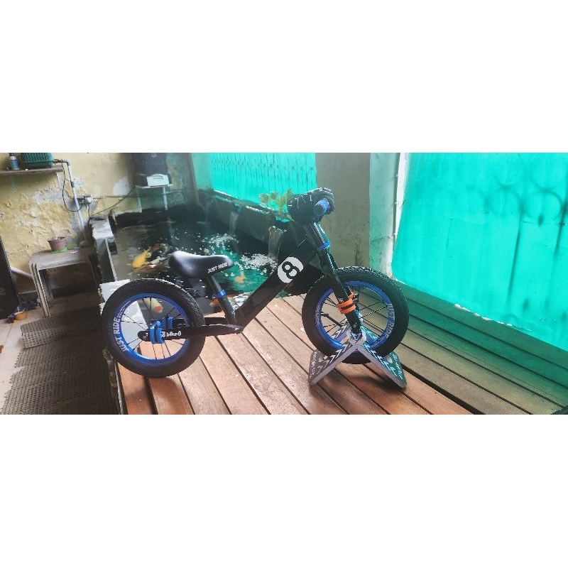 BIKE8 RACING PRO R PRO