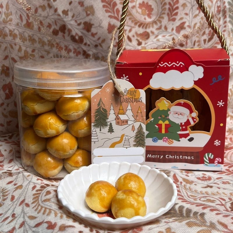 

Aneka Kue Kering - Hampers Natal - Kue Nastar - Kue Nutella - Kastengel Keju