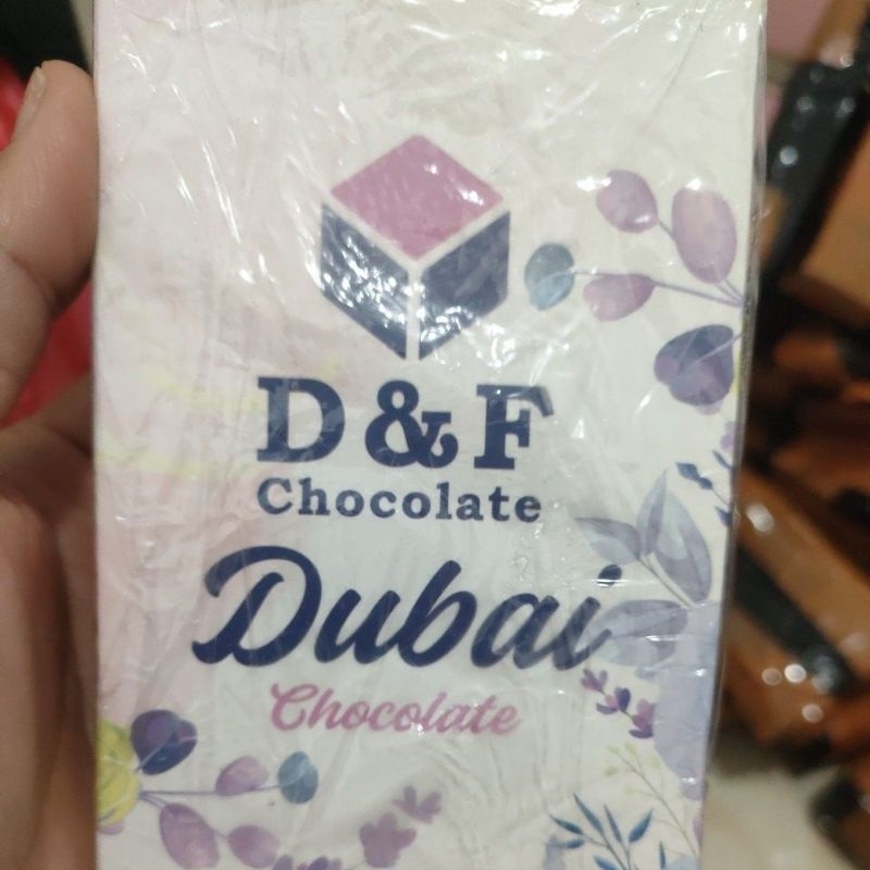 

dubai coklat dengan kunefe dan pistachio