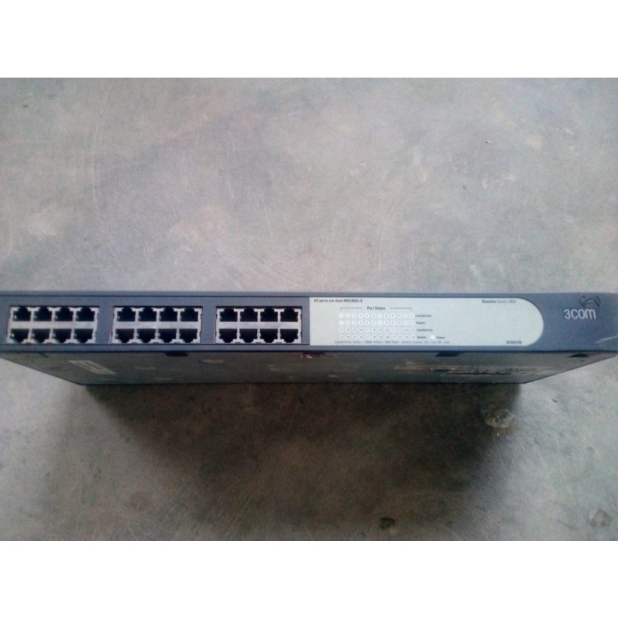 swcih hub 24 port 3com baselin