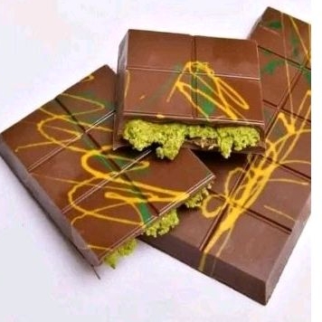 

coklat budai pistachio kunafe