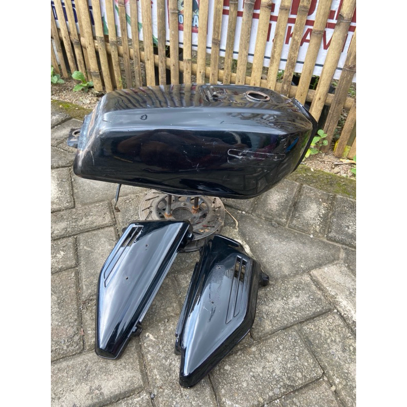 tangki gl 100 cdi ori set box aki ori , body gl100 gl 100