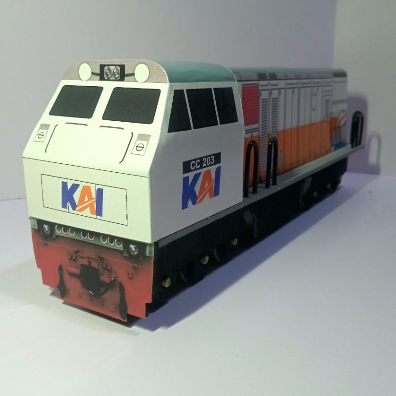 Kereta Lokomotif Mainan CC203