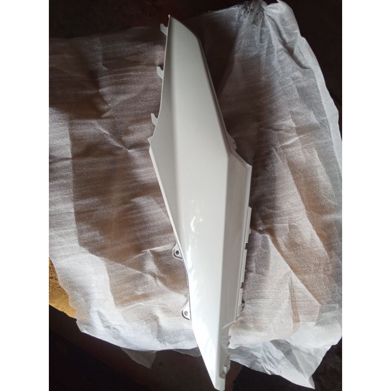 cover body beat fi kiri putih original