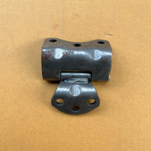 Engsel Bak Mitsubishi L300 Original