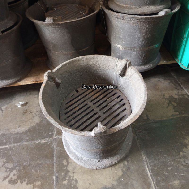 Anglo besi cor tungku arang 25 cm Anglo tangkringan