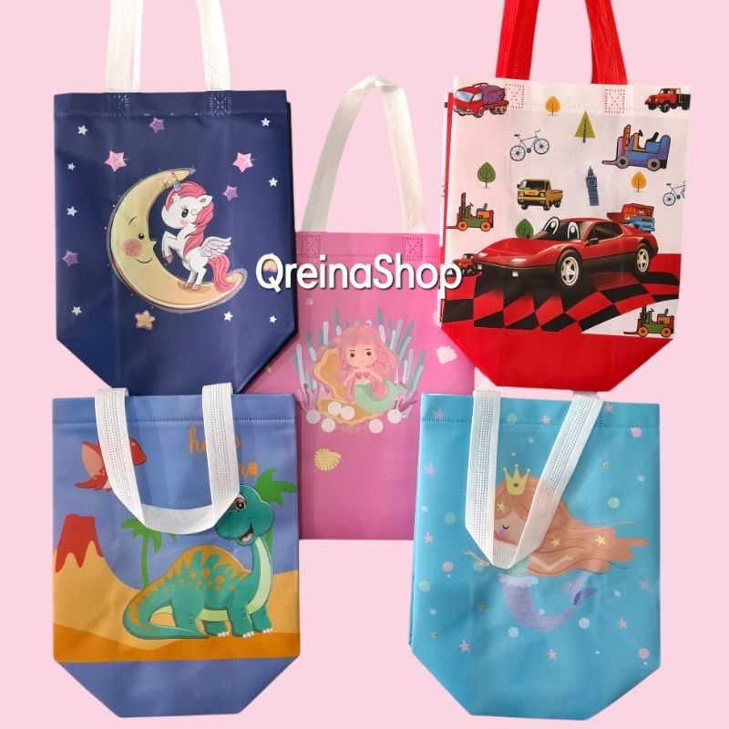 

#Qreinashop Tas Souvenir Karakter